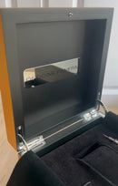 Caixa, estojo, certificado e manual completos da Panerai.