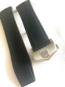 Pulseira de borracha Tag Heuer 22x18 com fecho de aço inoxidável.