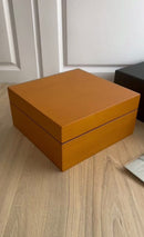 Caixa, estojo, certificado e manual completos da Panerai.