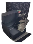 Caixa, estojo, certificado e manual completos da Tag Heuer.